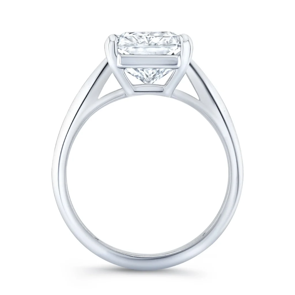 CLASSIC SOLITAIRE ENGAGEMENT RING - Image 4